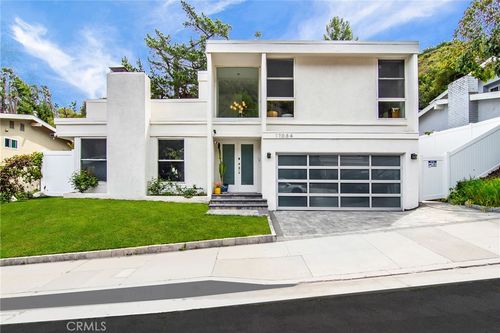 17084 Escalon Dr, Encino, CA, 91436 | Card Image