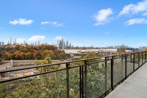 76 Hackensack Plank Rd, Weehawken, NJ, 07086-5831 | Card Image