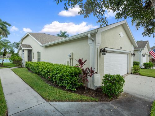 5807 Greenwood Cir, NAPLES, FL, 34112-8303 | Card Image