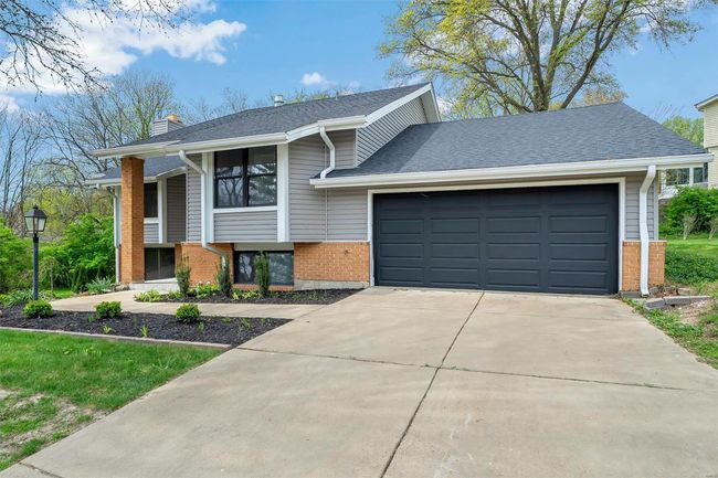 15261 Springrun Dr, House other with 5 bedrooms, 3 bathrooms and 2 parking in Chesterfield MO | Image 4