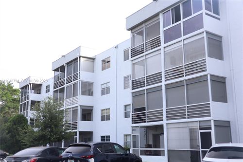 303-3000 E Sunrise Lakes Dr, Sunrise, FL, 33322-1783 | Card Image