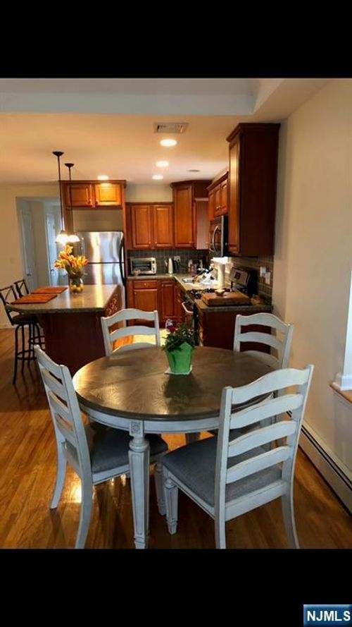 125 Orchard St, Elmwood Park, NJ, 07407-2150 | Card Image