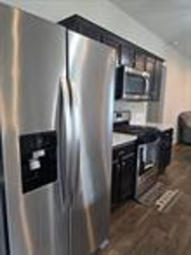 Left side kitchen view | Image 6