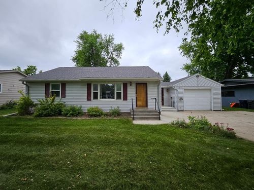6 Westwood Acres, Morris, MN, 56267-1729 | Card Image