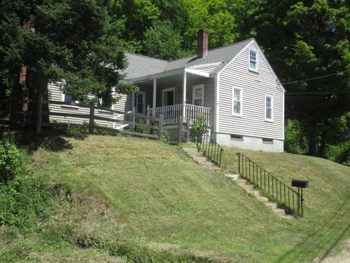 73 Summer St, Gardiner, ME, 04345-1902 | Card Image