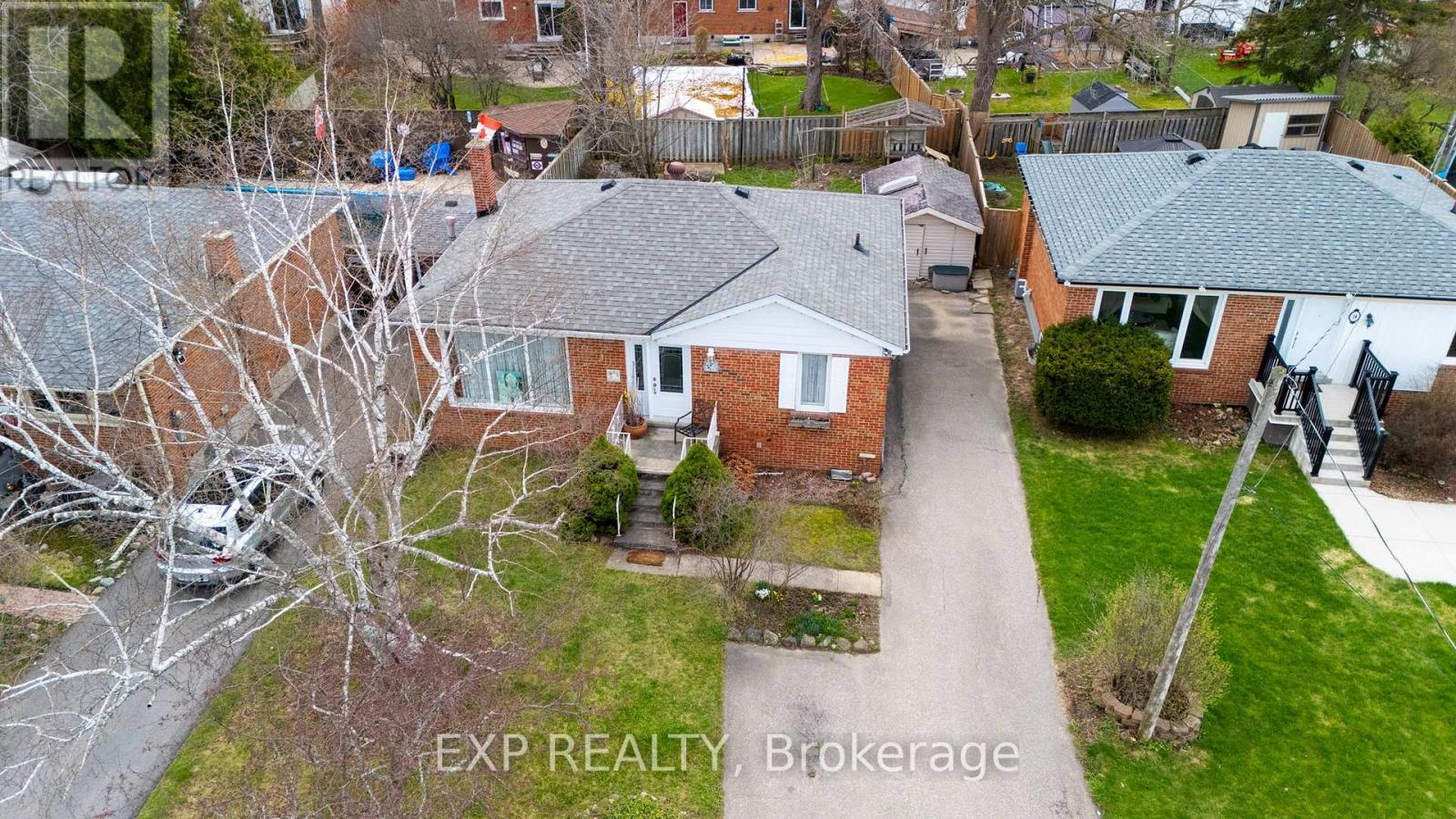 Residential in Halton Hills (Georgetown) 5