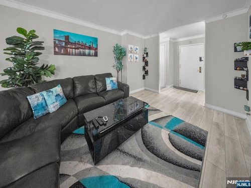 316 Prospect Ave, Hackensack, NJ, 07601-2625 | Card Image