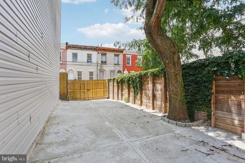 2227 N Waterloo Street, PHILADELPHIA, PA, 19133 | Card Image