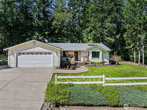 5560 Nw Millglade Ln, Bremerton, WA, 98312-9137 | Card Image