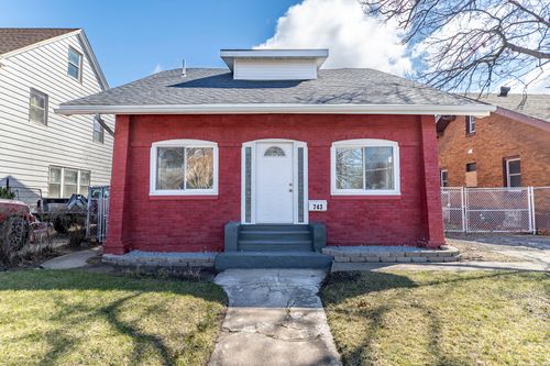 743 Buchanan St, Gary, IN, 46402-2107 | Card Image