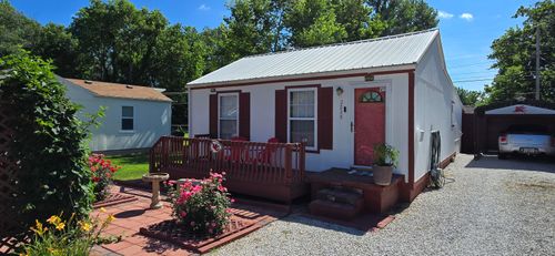 2228 N Farmer Ave, Springfield, MO, 65803-1621 | Card Image