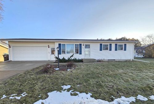 927 Rock Avenue, WAUPUN, WI, 53963 | Card Image