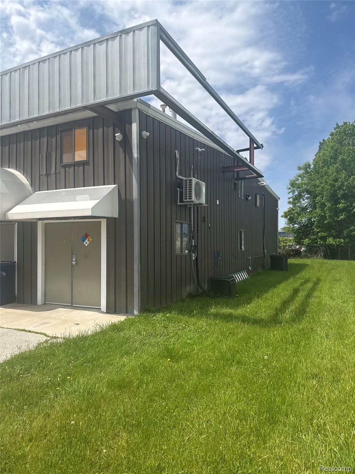Commercial Sale in Bay City 2