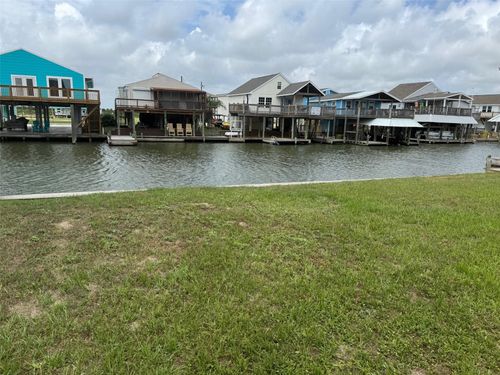 1193 Bay St, Crystal Beach, TX, 77650 | Card Image