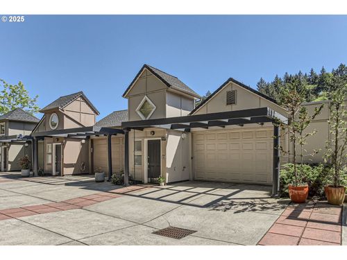 3-844 Sw Broadway Dr, Portland, OR, 97201-3106 | Card Image