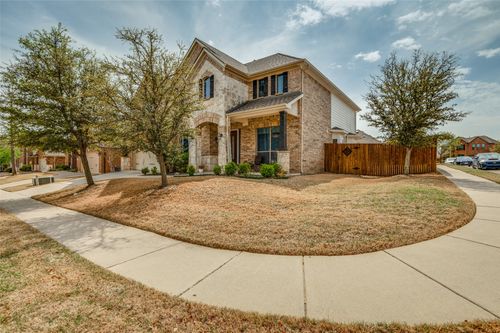 447 Brighton St, Roanoke, TX, 76262-6409 | Card Image