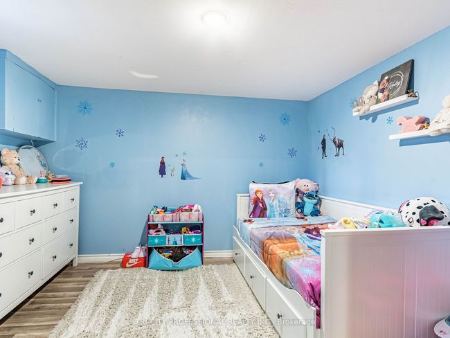 866 Krosno Blvd, House attached with 5 bedrooms, 2 bathrooms and 2 parking in Pickering ON | Image 30