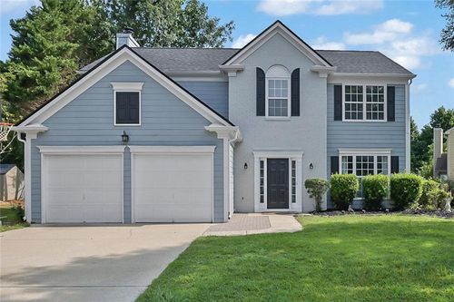 552 Glen Level Cir, Sugar Hill, GA, 30518-7876 | Card Image