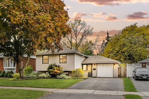 338 Melores Dr, Burlington, ON, L7L4T8 | Card Image
