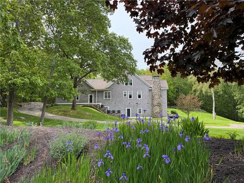 7 Spring Pond Rd, Westerly, RI, 02891-3543 | Card Image