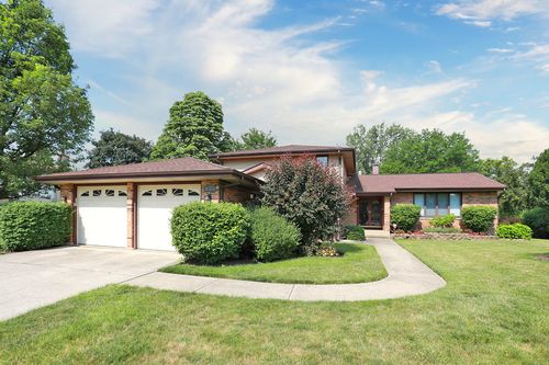 740 Ruskin Dr, Elk Grove Village, IL, 60007-3359 | Card Image