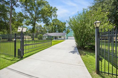 15432 Esther Dr, Conroe, TX, 77384-4620 | Card Image