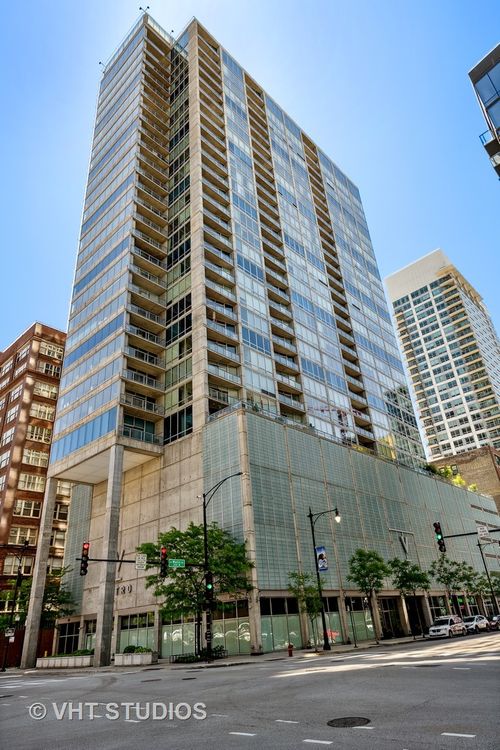 2904-611 S Wells St, Chicago, IL, 60607-4879 | Card Image