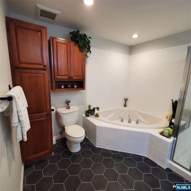 22 - 5-22 Maple Cres, Townhouse with 2 bedrooms, 2 bathrooms and null parking in Vernon NJ | Image 31