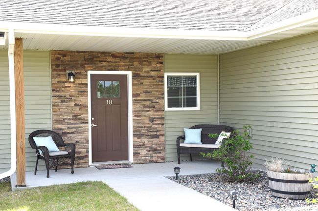 Fron Entryway 2.JPG | Image 32