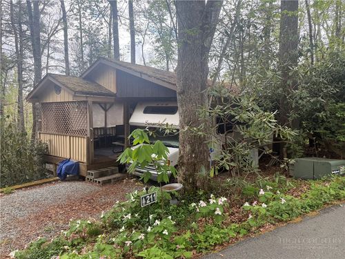 211 Delphinium Lane, Newland, NC, 28657 | Card Image