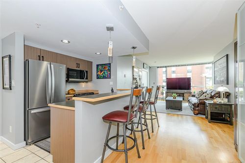 705-732 Cormorant St, Victoria, BC, V8W1P8 | Card Image
