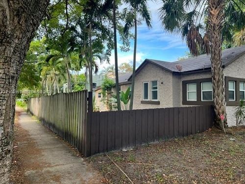 2000 Madison St, Hollywood, FL, 33020-6912 | Card Image