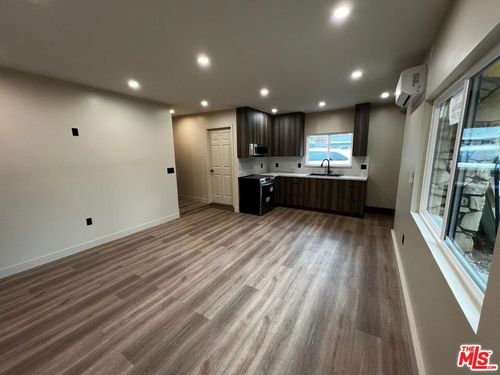 15049 Blackhawk St, San Fernando, CA, 91345-2501 | Card Image