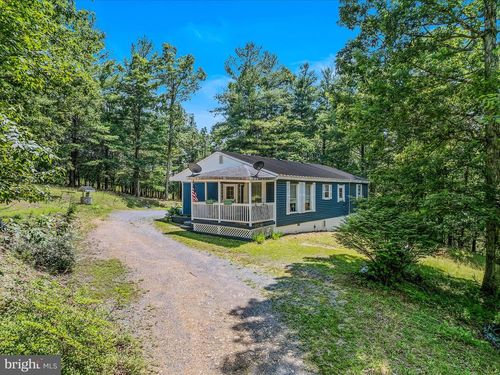 378 Oak Hill Rd, Berkeley Springs, WV, 25411-6561 | Card Image
