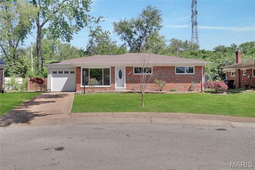 1592 Mendell Dr, University City, MO, 63130-1255 | Card Image