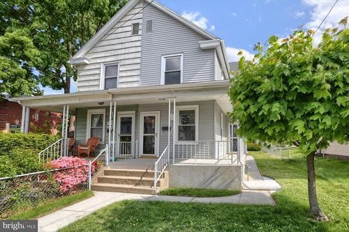 12 E Manor Ave, ENOLA, PA, 17025-2821 | Card Image