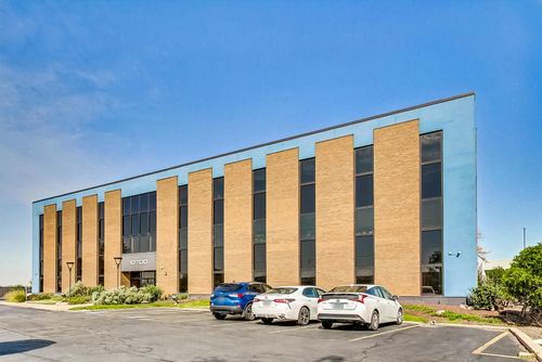 ste-300-10700 W Higgins Rd, Rosemont, IL, 60018-3724 | Card Image