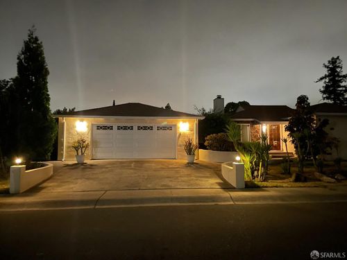 21723 Ada St, Castro Valley, CA, 94546-6301 | Card Image
