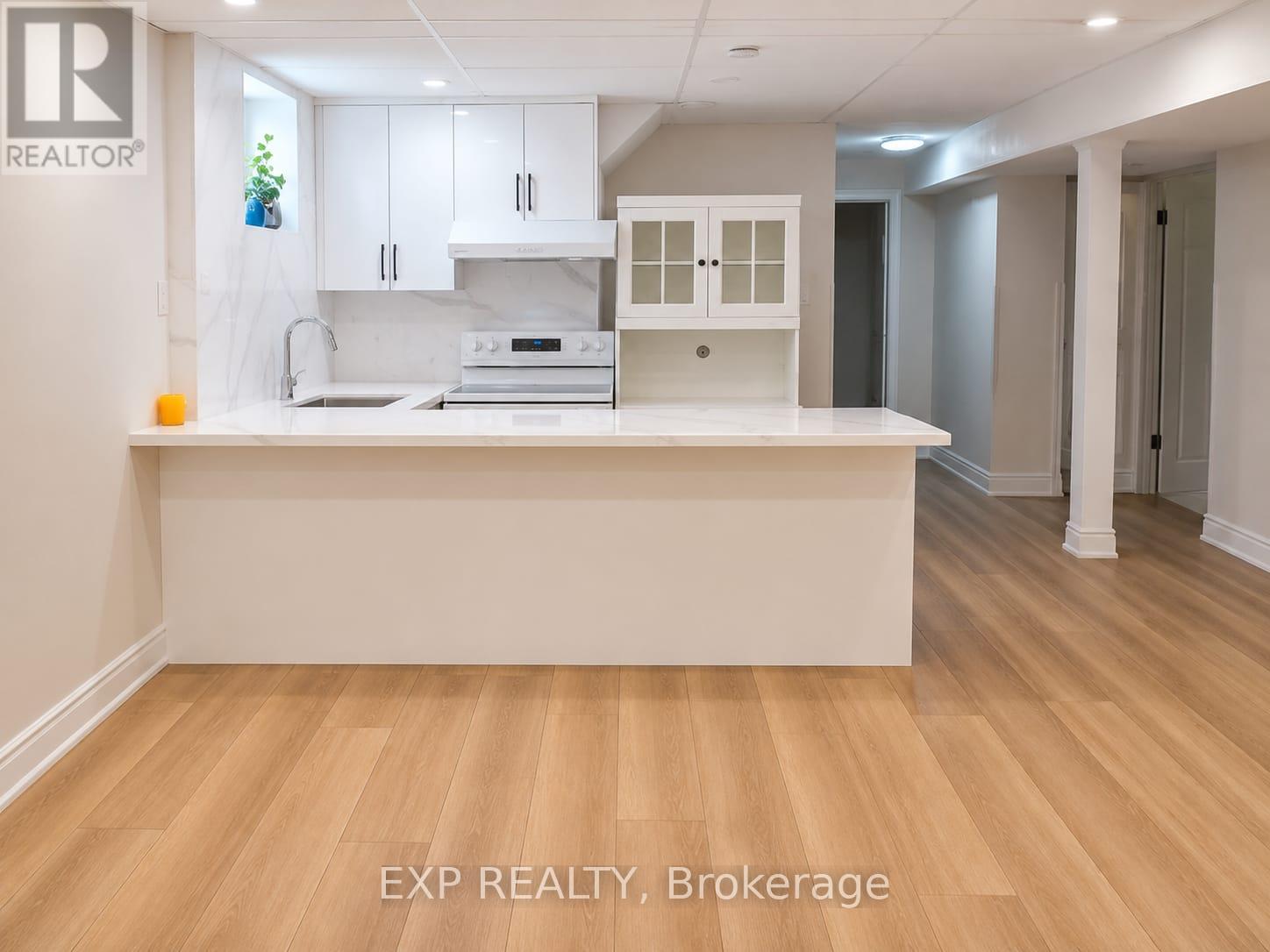 Residential Lease in Toronto (Woburn) 2