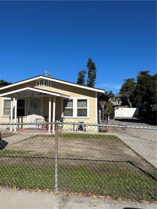 4057 Baywood, Los Angeles, CA, 90039 | Card Image