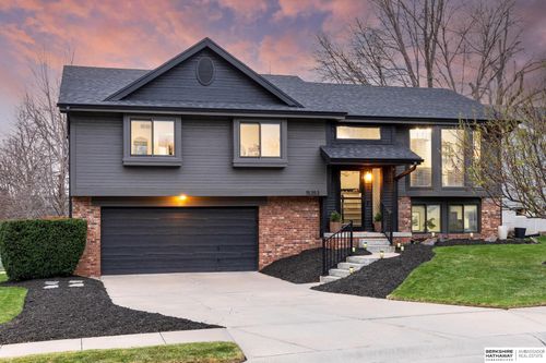 15353 Locust Street, Omaha, NE, 68116 | Card Image