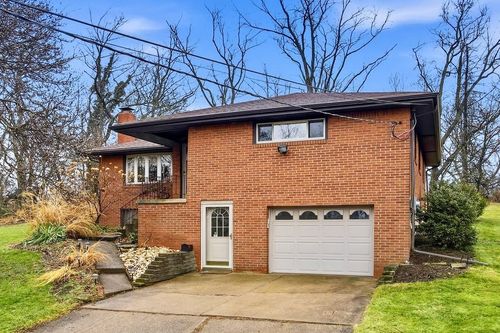 5195 Texas Ave, Bethel Park, PA, 15102-1643 | Card Image