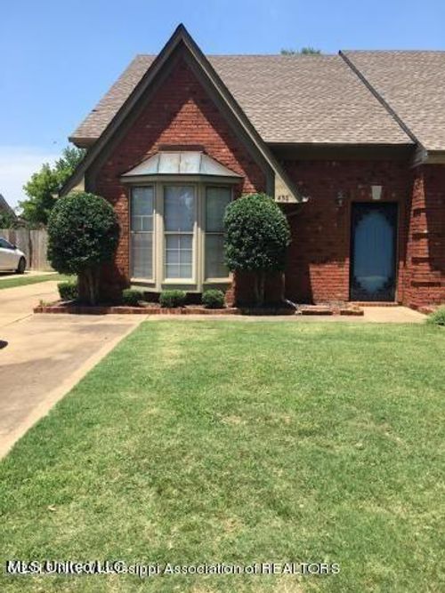 430 Shady Grove Dr, Hernando, MS, 38632-2039 | Card Image