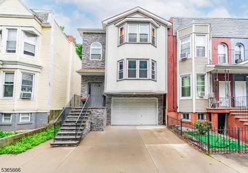 112 N 13th St, Newark, NJ, 07107 | Card Image
