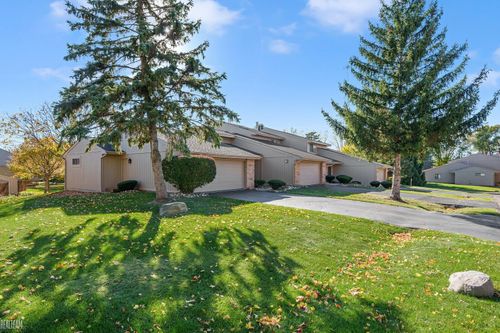 4475 N Meadow Dr, Waterford Twp, MI, 48329-4607 | Card Image