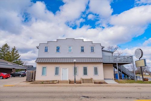 1010 Mills St, BLACK EARTH, WI, 53515-9418 | Card Image