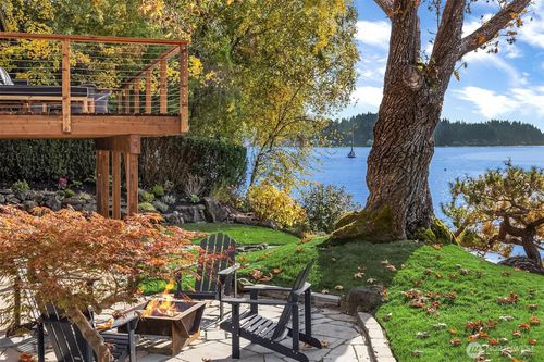 4205 Pleasant Beach Dr Ne, Bainbridge Island, WA, 98110-3218 | Card Image