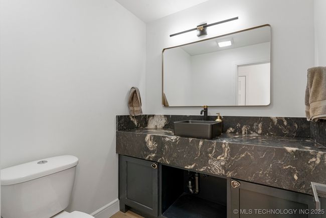 West end guest half bath | Image 66