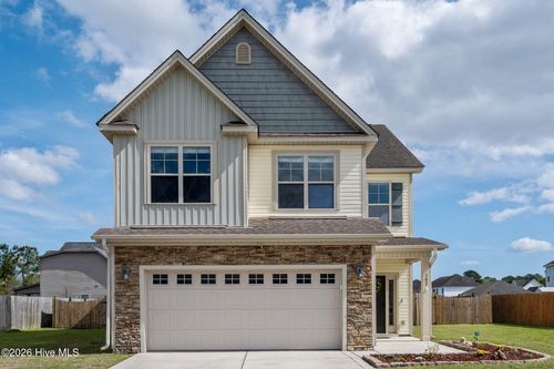 102 Stonewater Ln, Jacksonville, NC, 28546-9818 | Card Image
