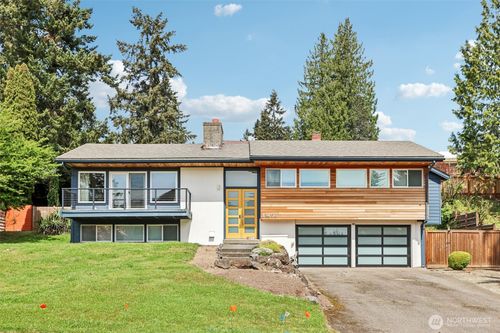 12456 Se 27th St, Bellevue, WA, 98005-4107 | Card Image